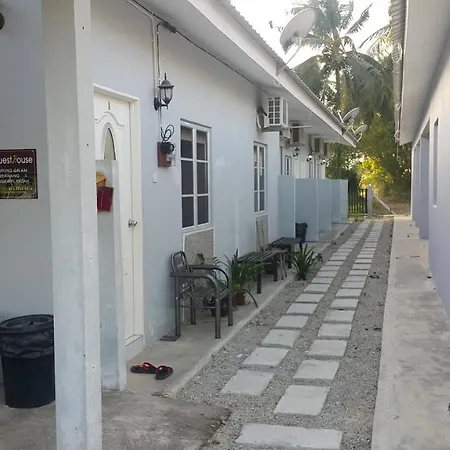 Chily Guesthouse Langkawi Pantai Cenang  Exterior photo